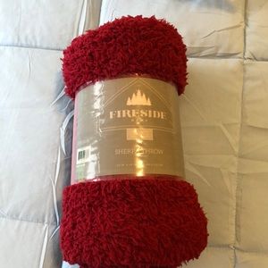 NWT Sherpa Throw Blanket